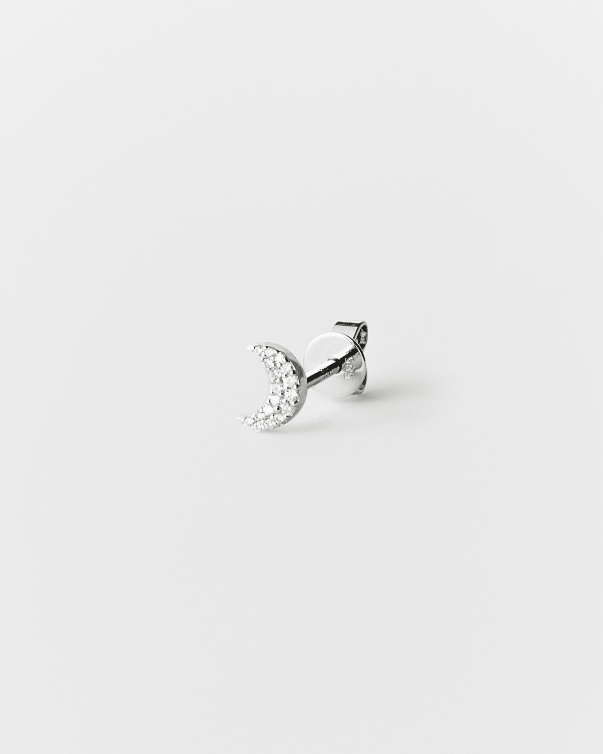 Luna stud in 14k white gold.