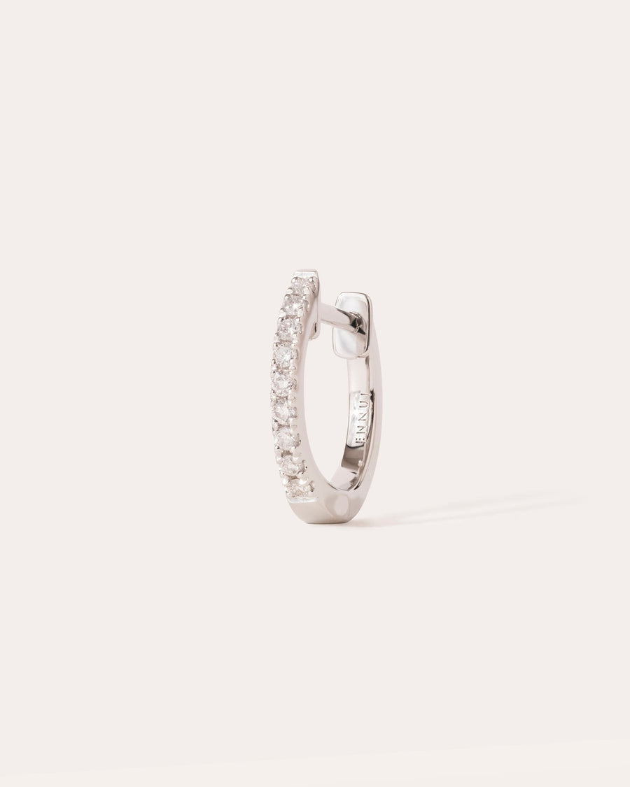 Avant hoop in 14k white gold, detail view.