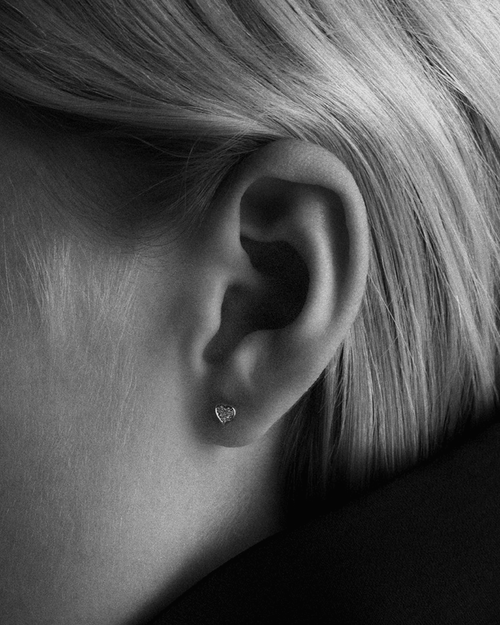 Ephyra labret, shown worn.