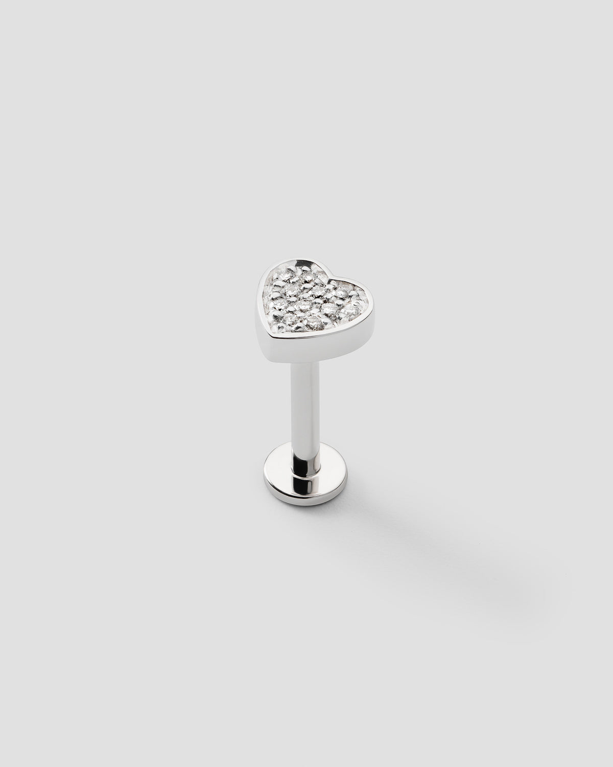 Ephyra pavé labret in 14k white gold, set with natural diamonds, detail view.