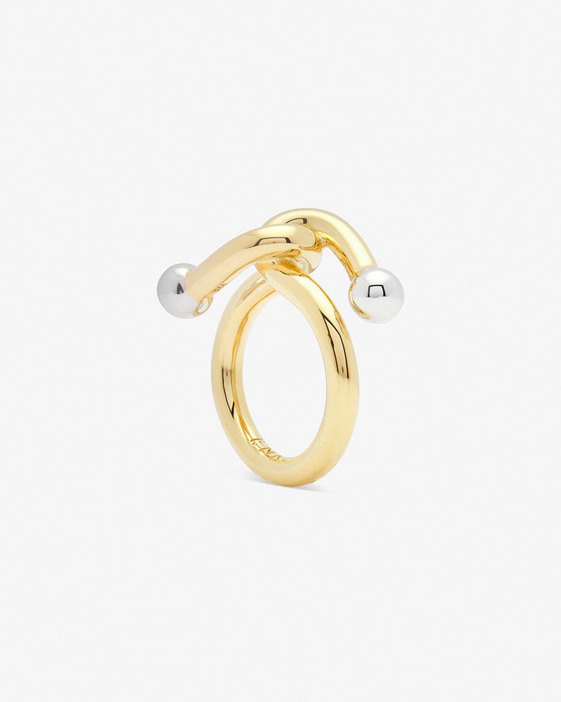 Falcat ring in 925 silver.