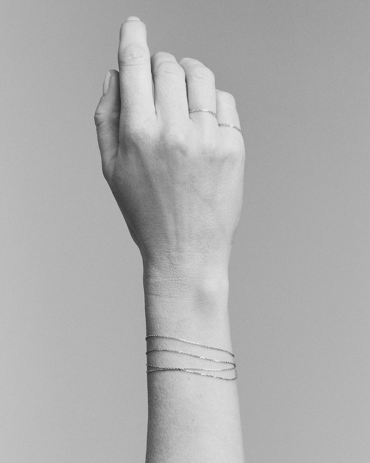 Pansar Facet bracelet with clasp.