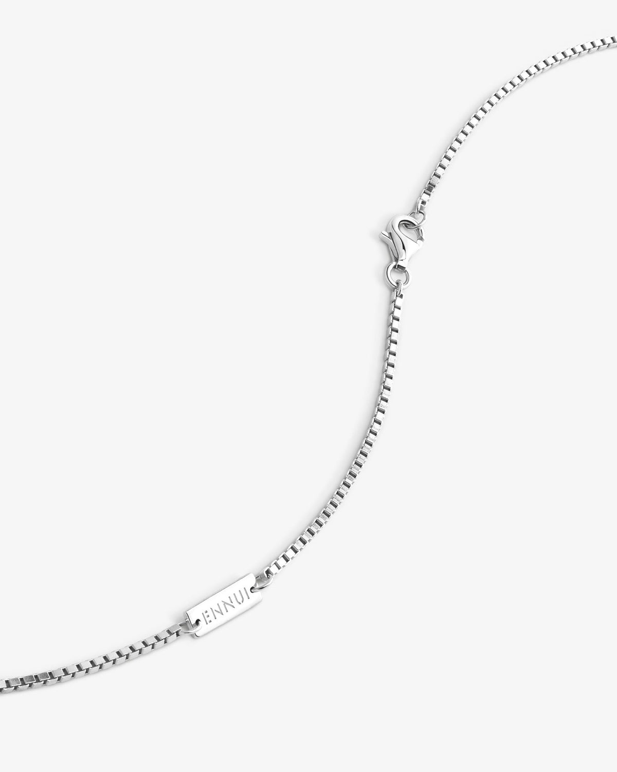 The stone in 925 silver, detail view.