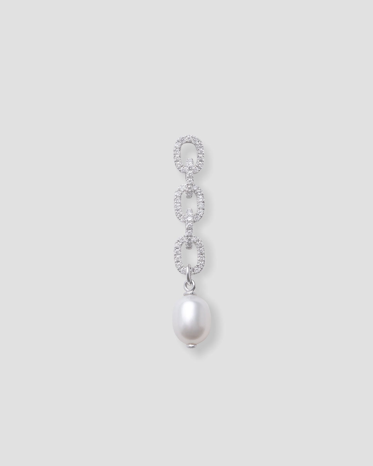 Era pearl pendant in 14k white gold, set with a natural diamond.