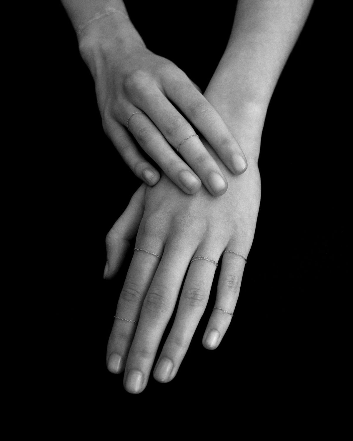Infinity ring in 18k white gold.