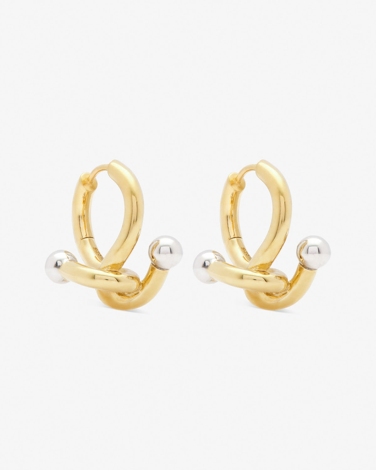 Falcat earring in 925 silver.